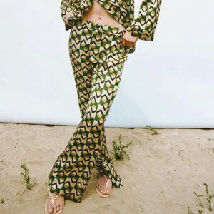 NWT ZARA PRINTED PANTS Green